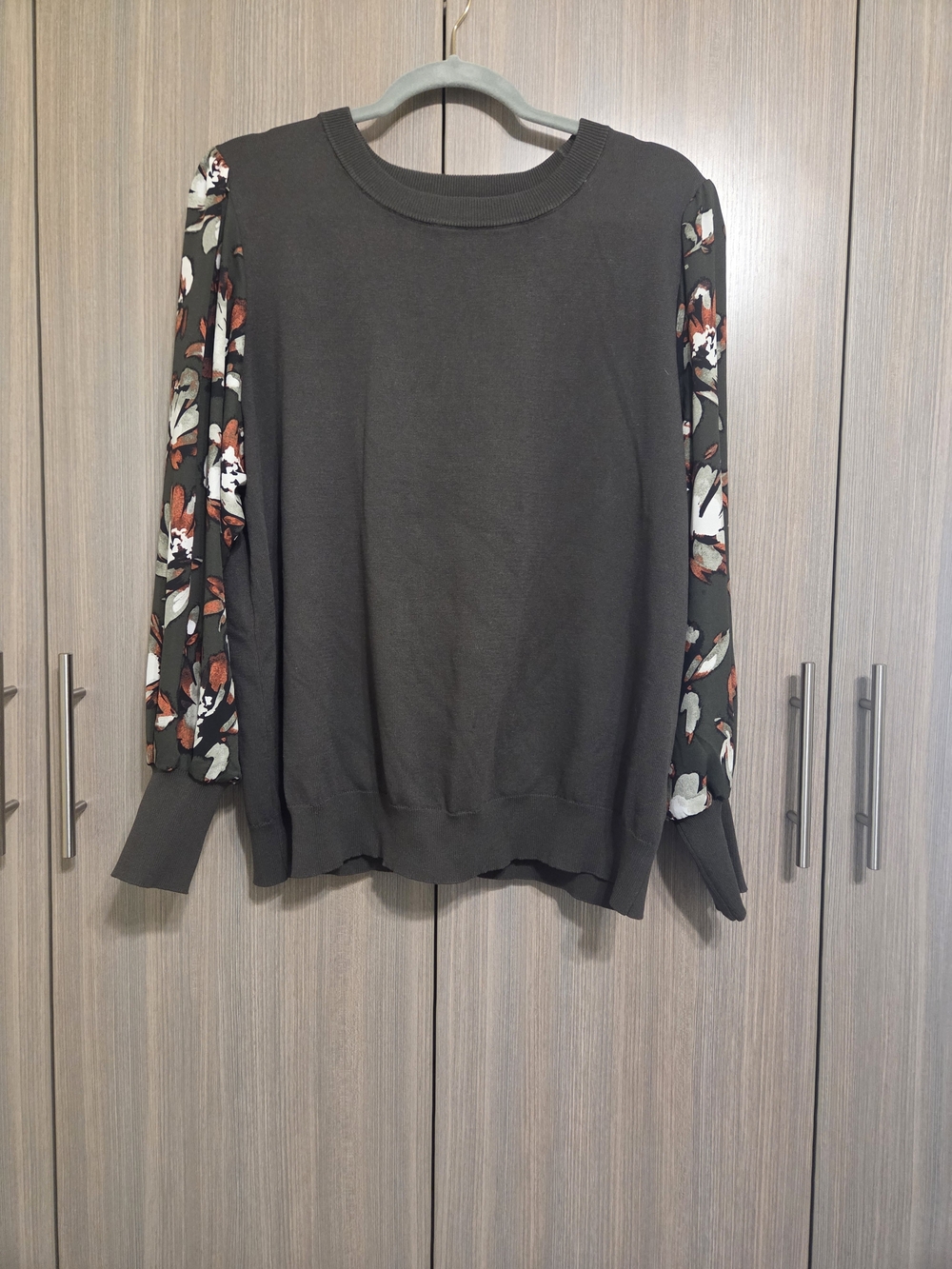 Stylish Floral Balloom Sleeve Top